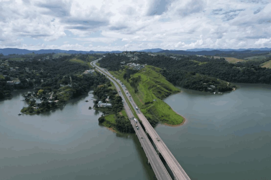 Vista aérea da represa de Igaratá